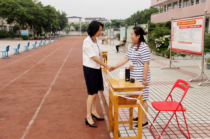 1528788917732505.jpg 郭捷副市長一行在更生考點巡考 (8).JPG